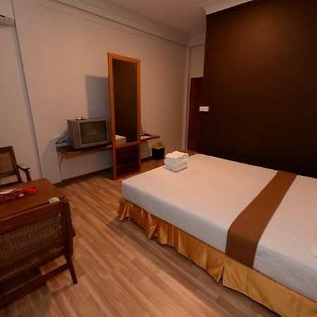 Min Nandar Garden Hotel Thanlyin Esterno foto