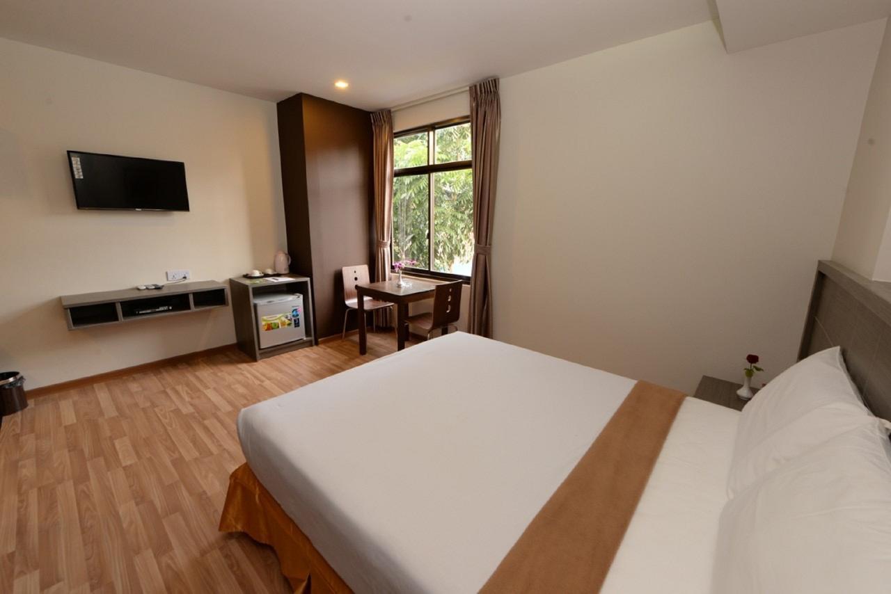Min Nandar Garden Hotel Thanlyin Esterno foto