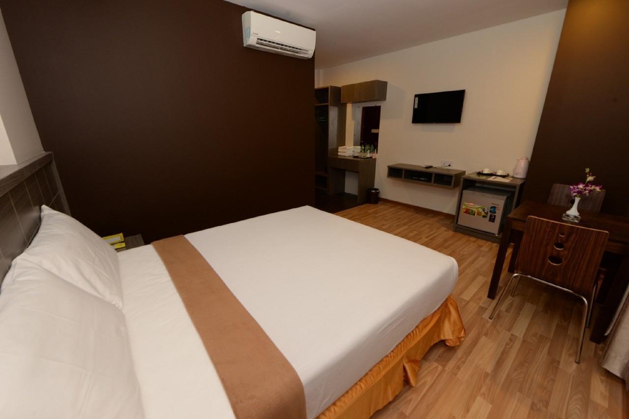 Min Nandar Garden Hotel Thanlyin Esterno foto