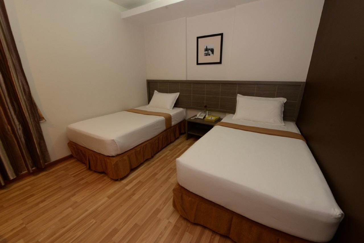 Min Nandar Garden Hotel Thanlyin Esterno foto