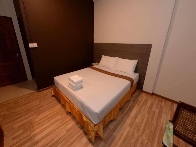 Min Nandar Garden Hotel Thanlyin Esterno foto